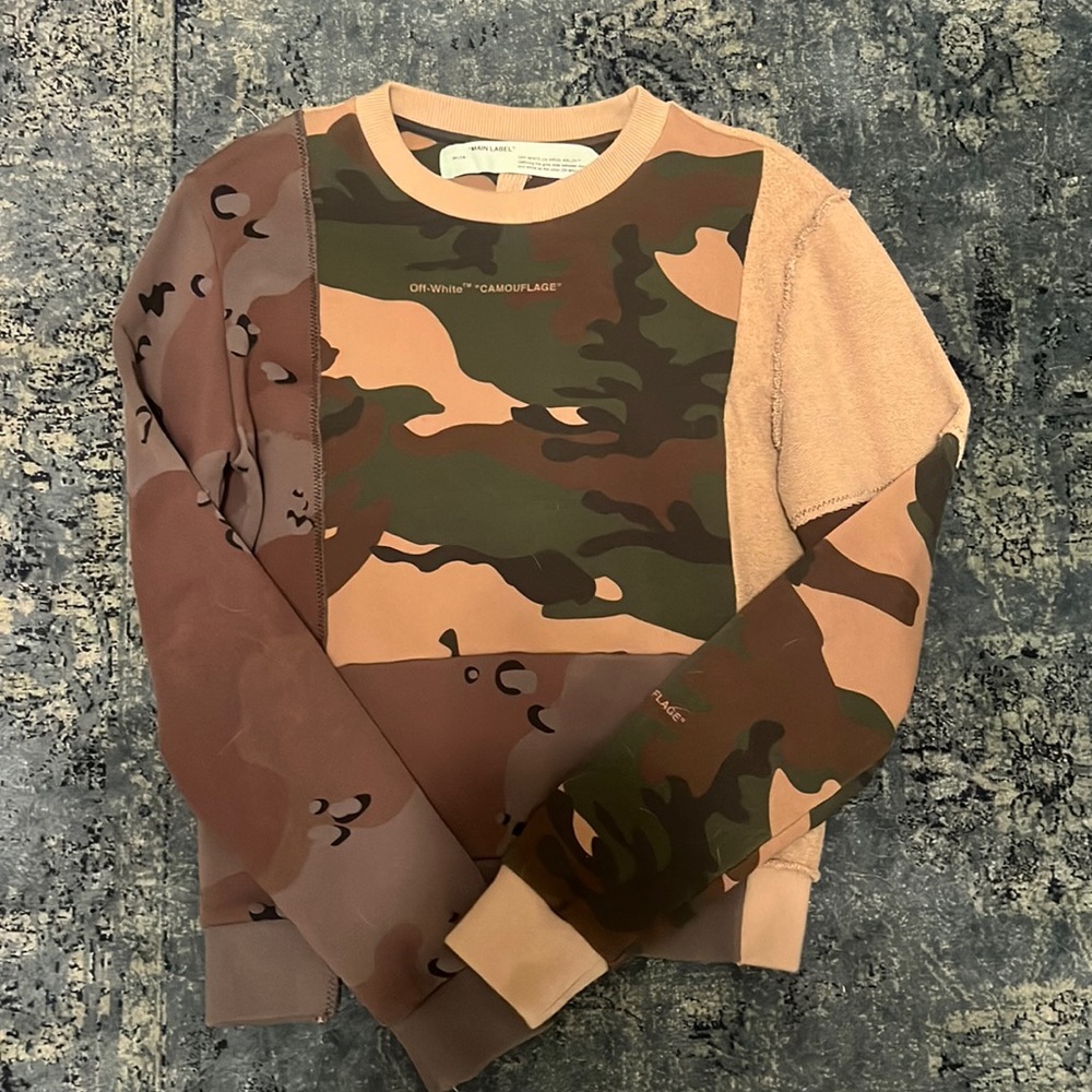 Off white camo crewneck sweater